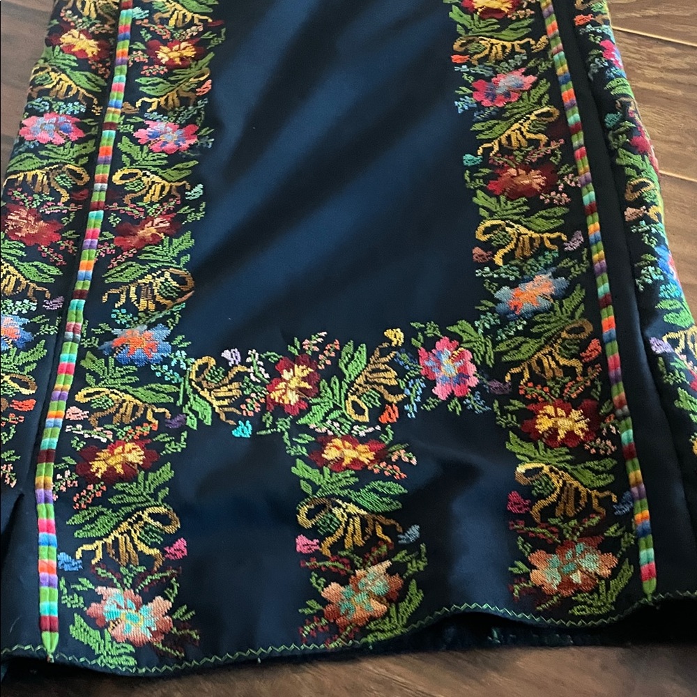 Hand stitched garden Thoub Multicolor - Picture 9 of 10